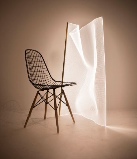 Lighting equipment that mimics the flow of light itself