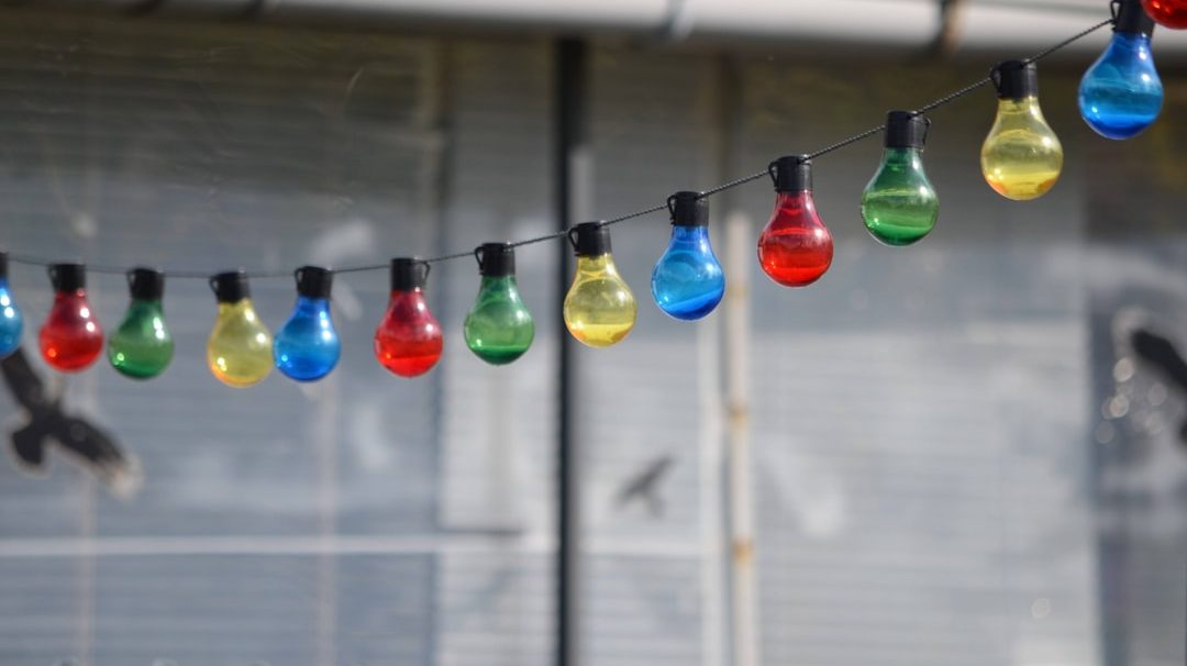 Photo solar powered garden string lights