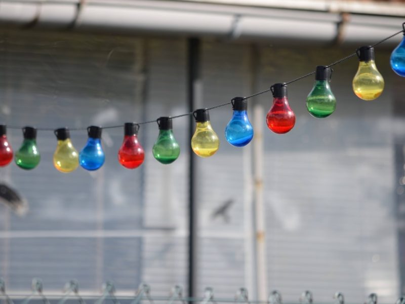 Photo solar powered garden string lights